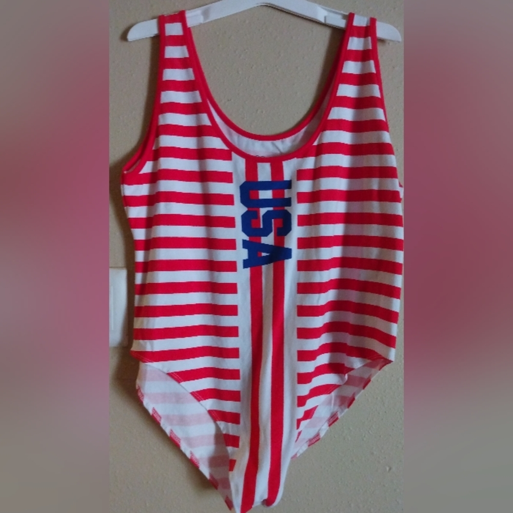 NWT Women's USA flag striped bodysuit Size XL